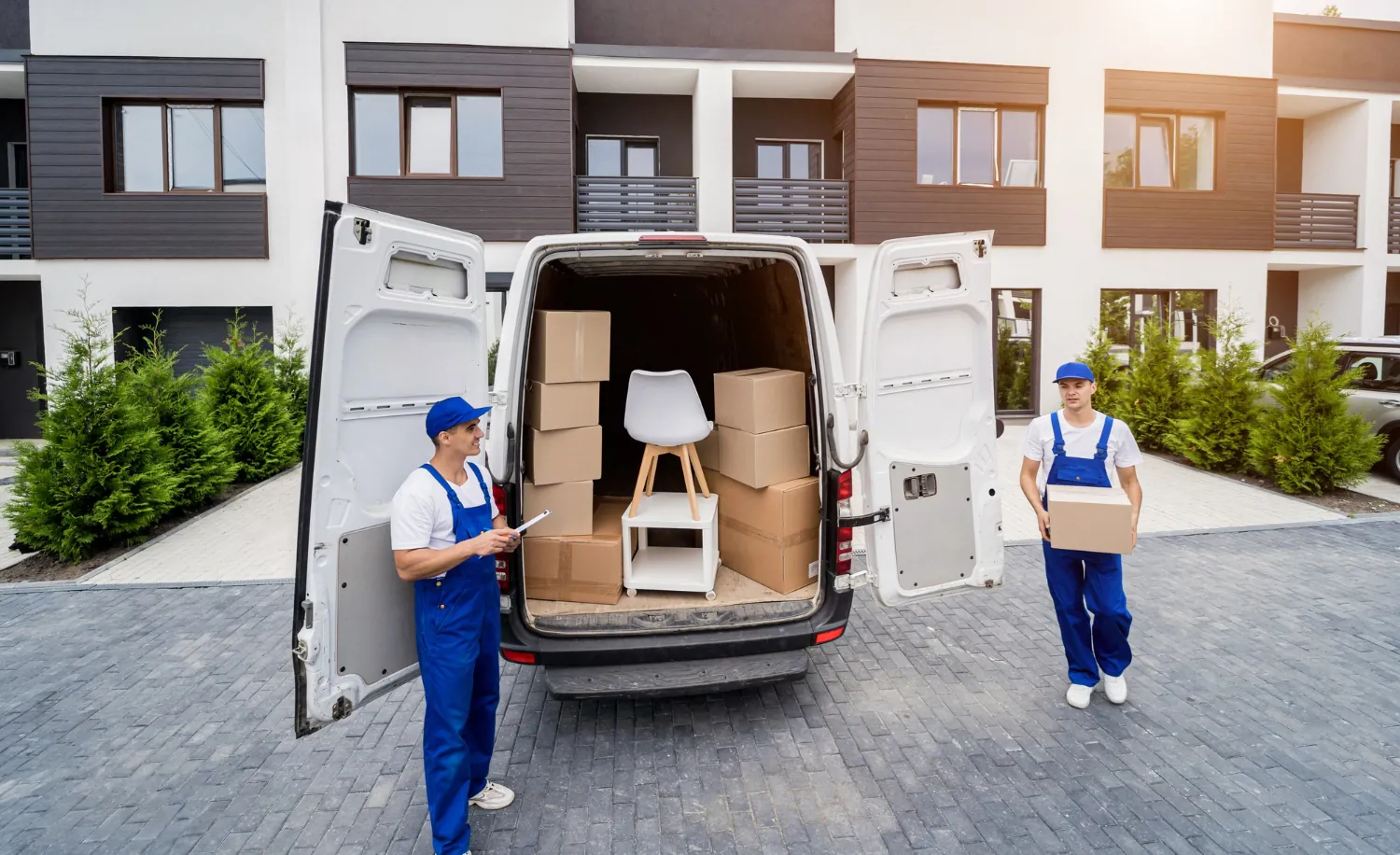 Helping Elders Move: Essential Tips for a Smooth Transition