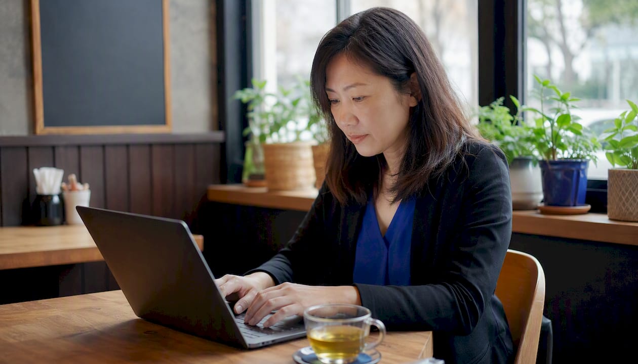 Seller testing new product pricing in office