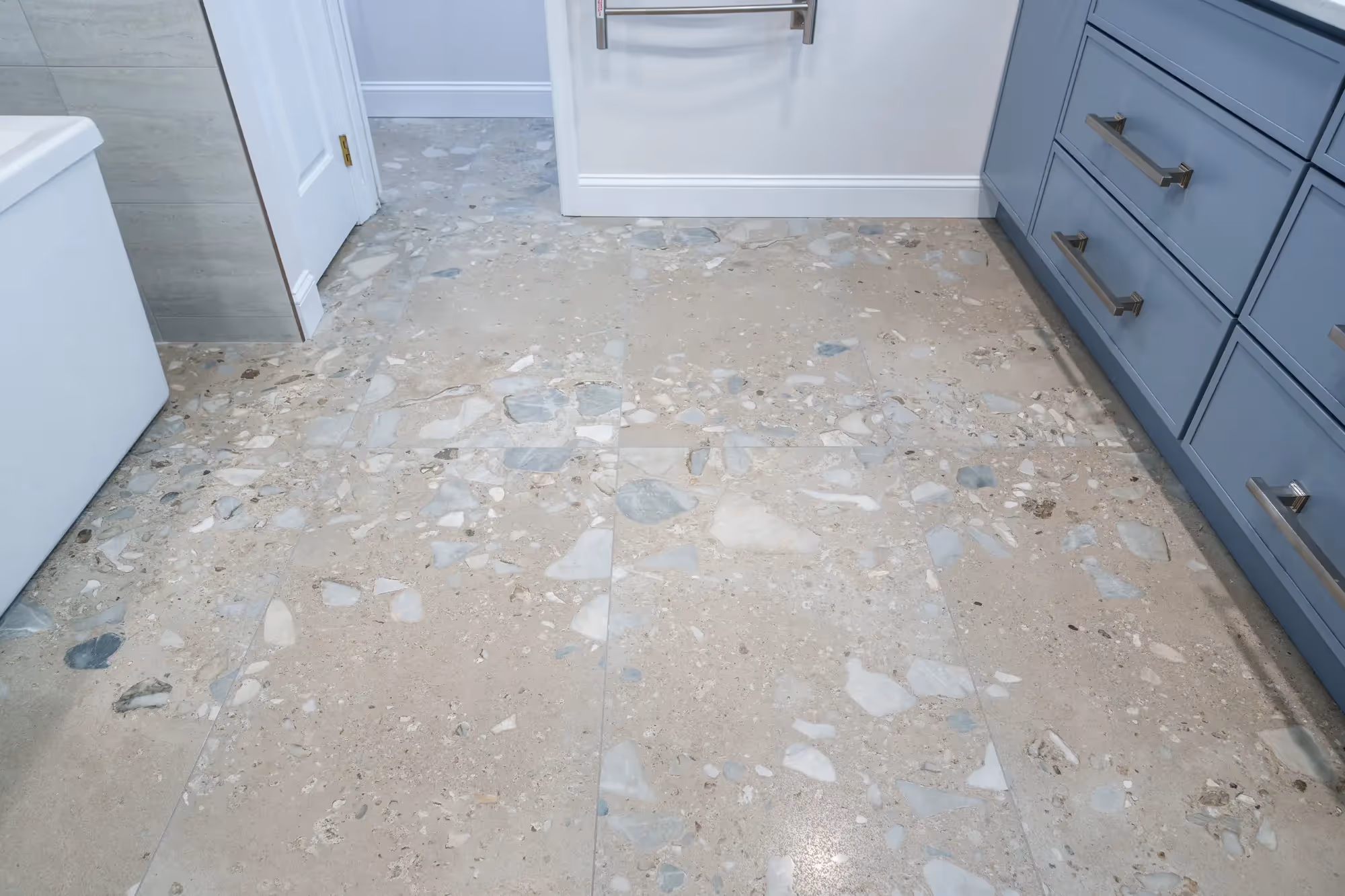 Stylish freestanding bathtub with a minimalist design