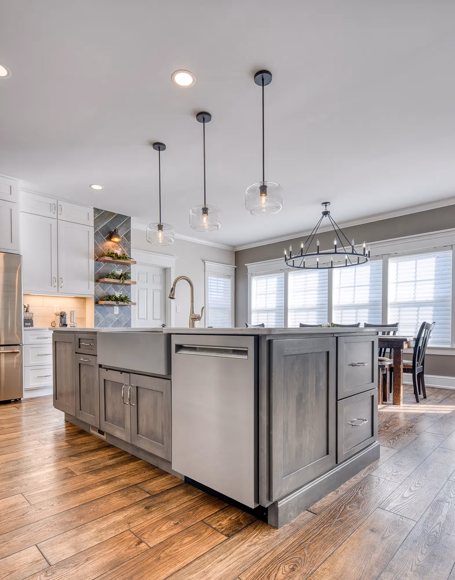 Bright and spacious kitchen
