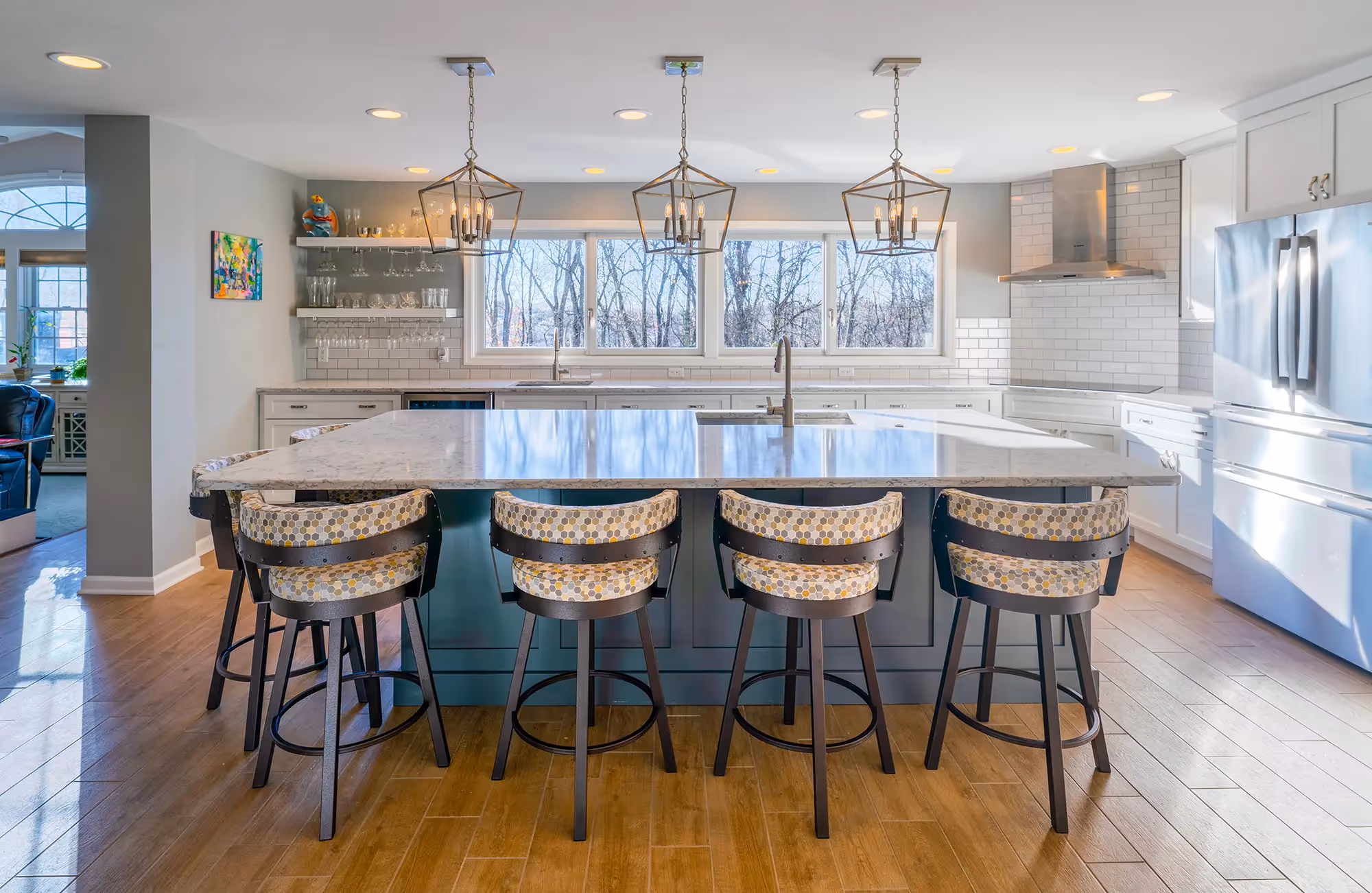 Cozy kitchen nook with round table
