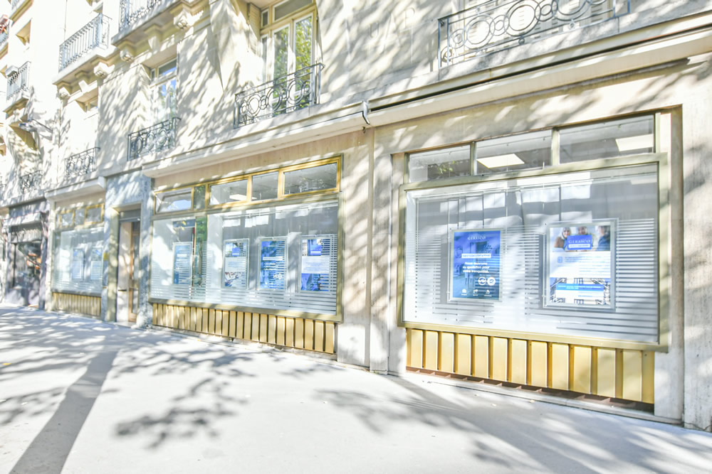 image of interior features for an auto dealership