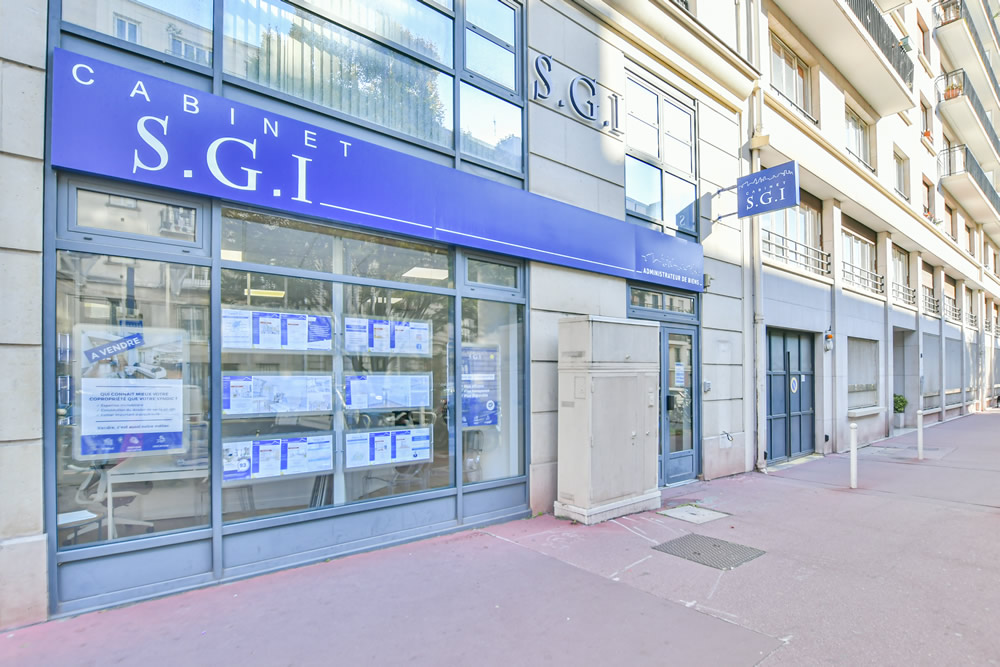 image of interior features for an auto dealership
