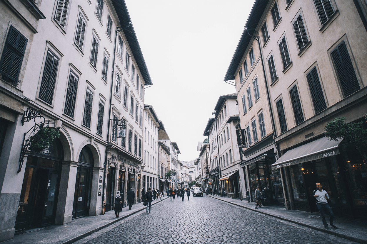 Environnement urbain suisse évoquant sérieux, crédibilité et professionnalisme d’un site web en Suisse.