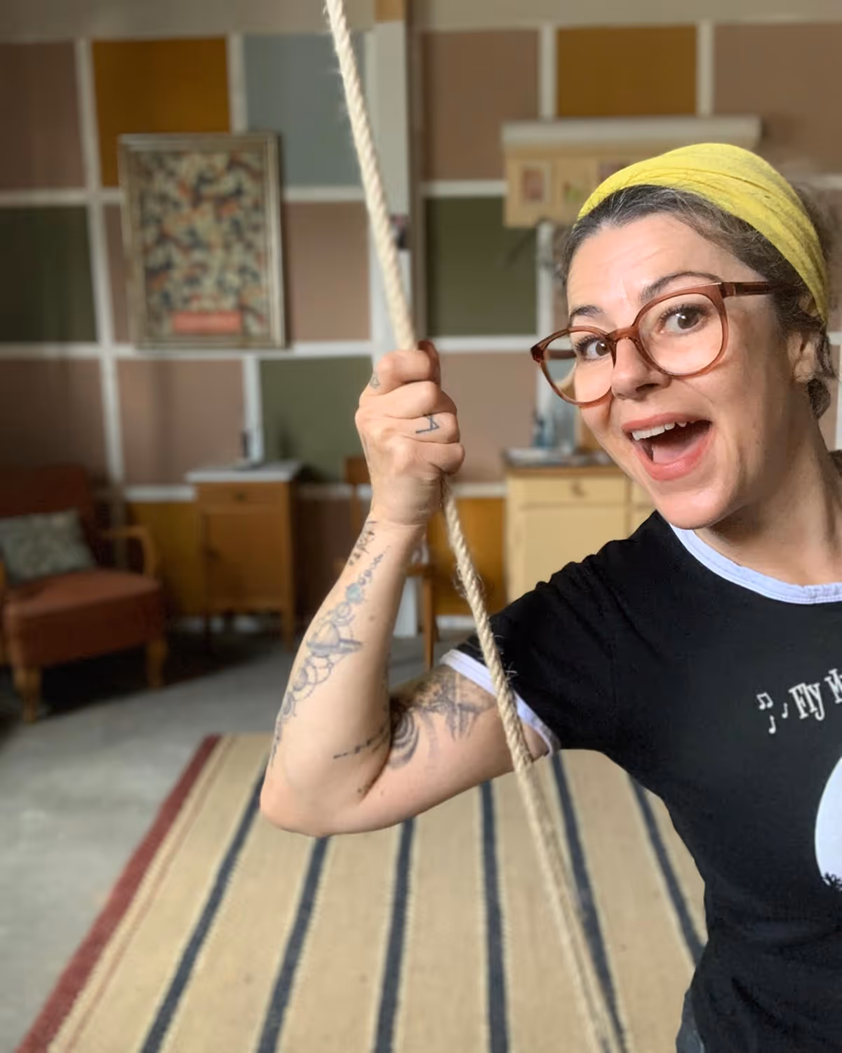 Petra Inderkum, Gründerin von Einzigwerk, in ihrer Werkstatt