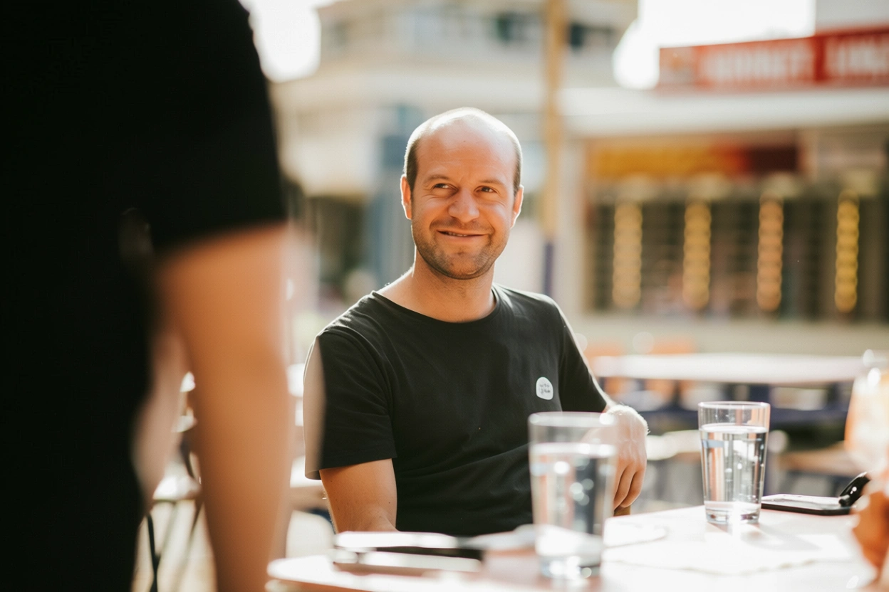 Food city restaurant people