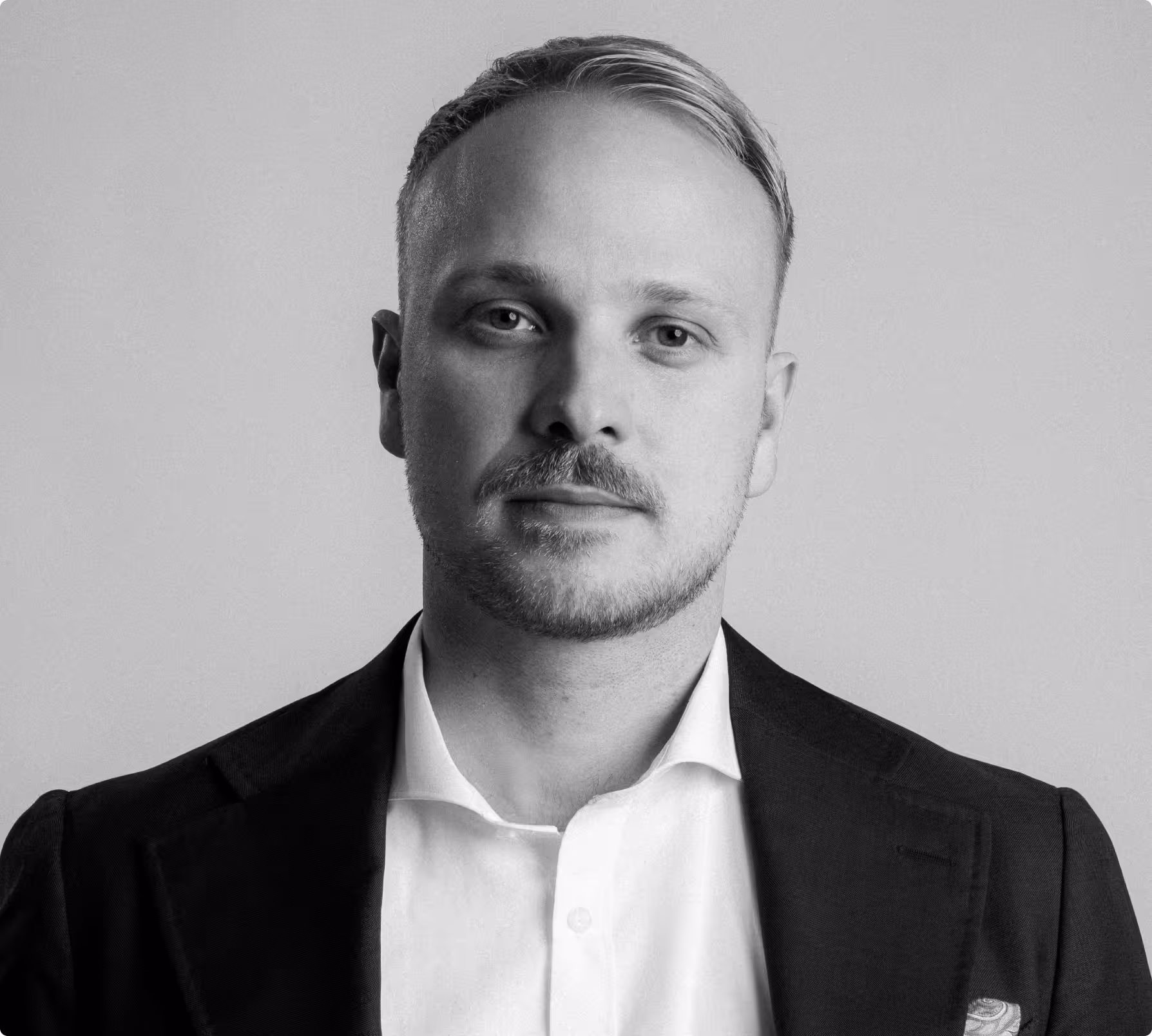 Portraitaufnahme von Rechtsanwalt Jonas Meese