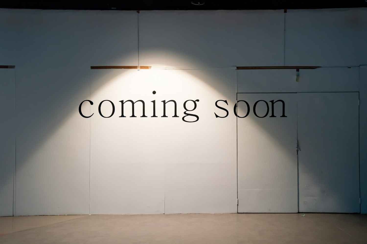 Padel equipment on a green court