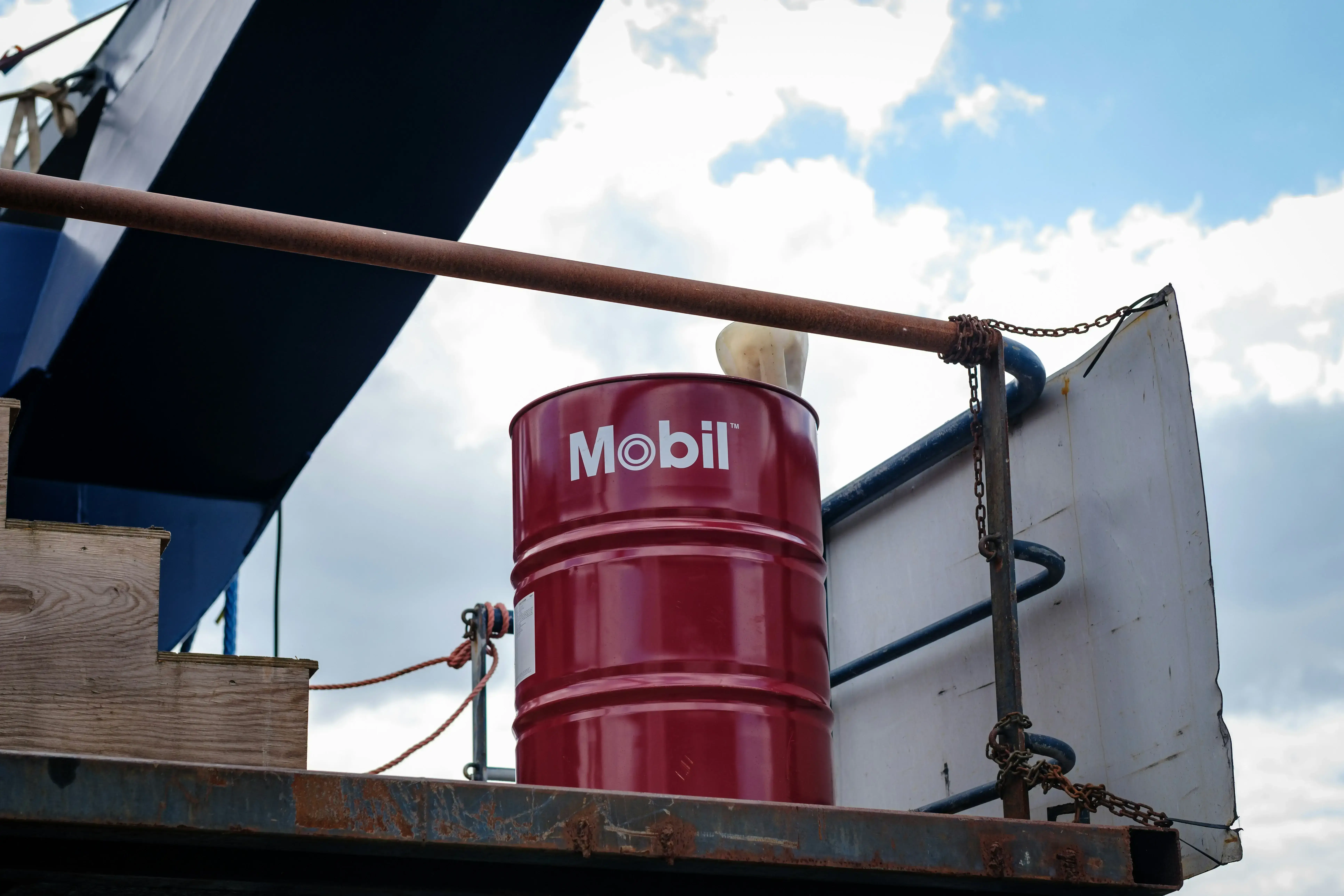 Single oil barrel
