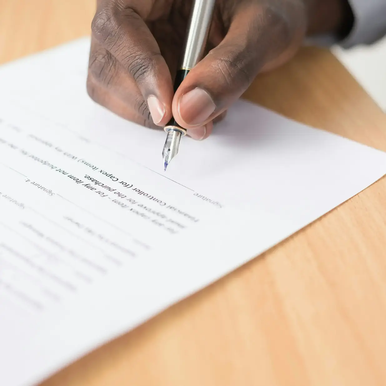 Shipping in Spot Market or Contract-Based?