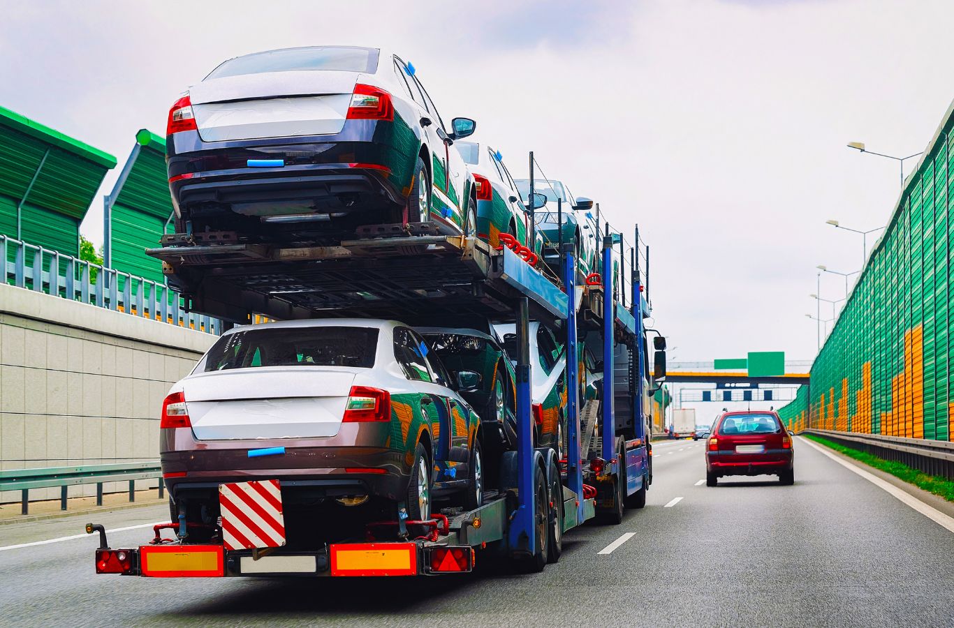 Minute Men Movers team coordinating vehicle transport in Wayzata, MN with careful preparation and organized service.
