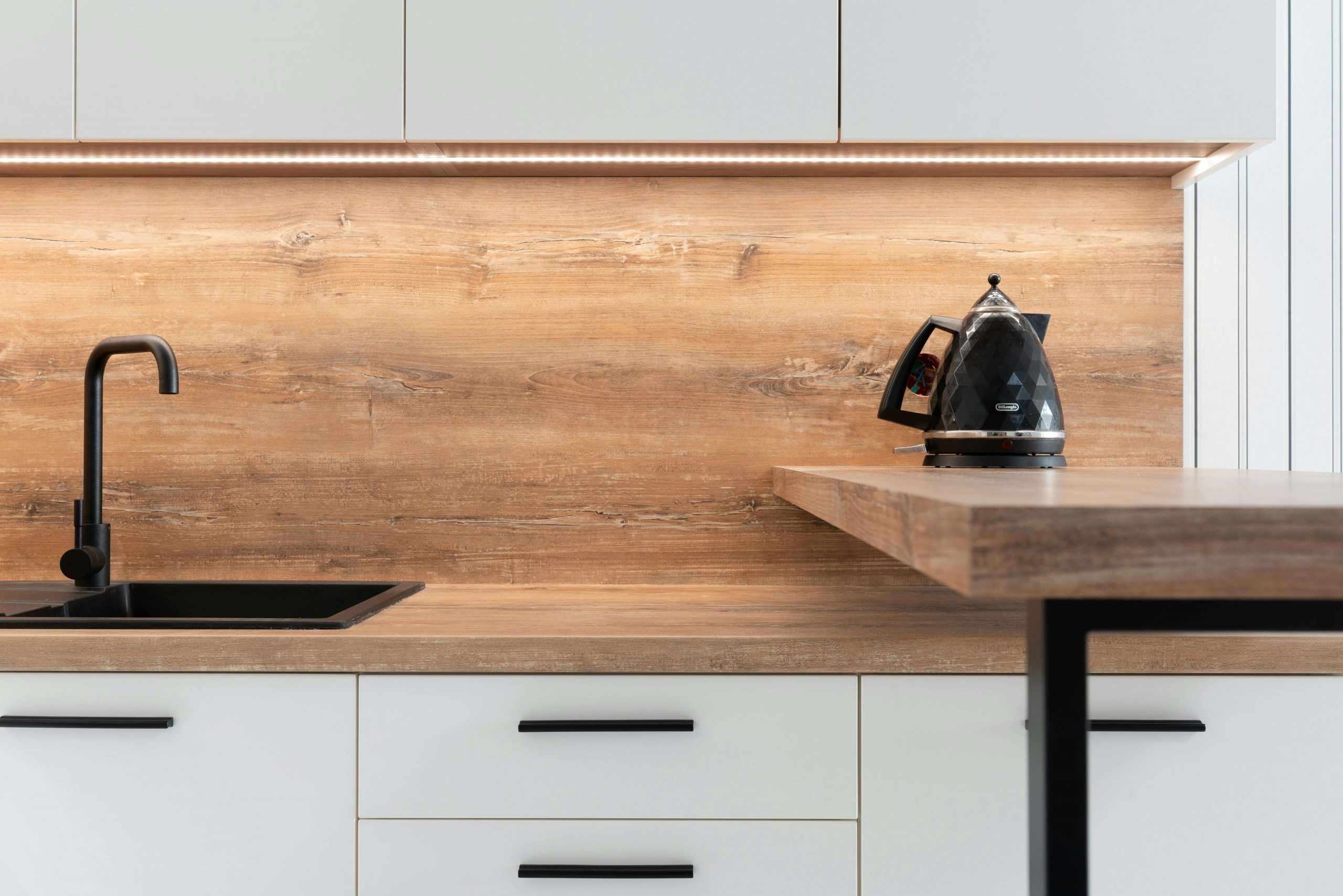 Is matte black hardware still in style?