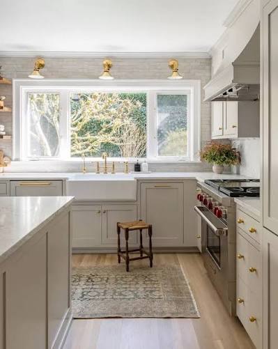 Do you love greige kitchens as much as we do? Today on the blog we're  sharing 15 of the most stunning examples of this trend!🙌🏻 *Comment LINK  and I will send you