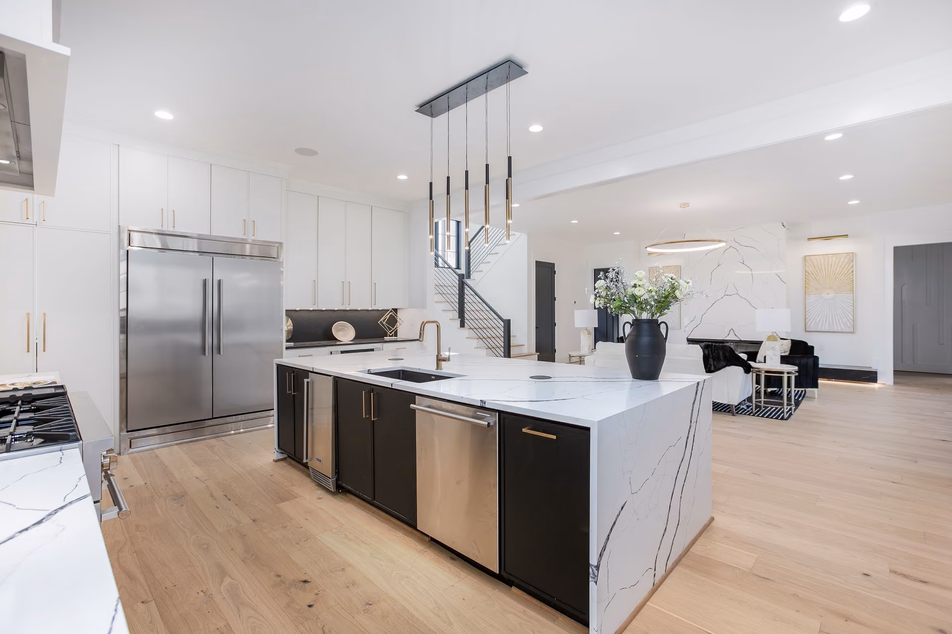 The Benefits of Waterfall Countertops in Modern Kitchen Designs