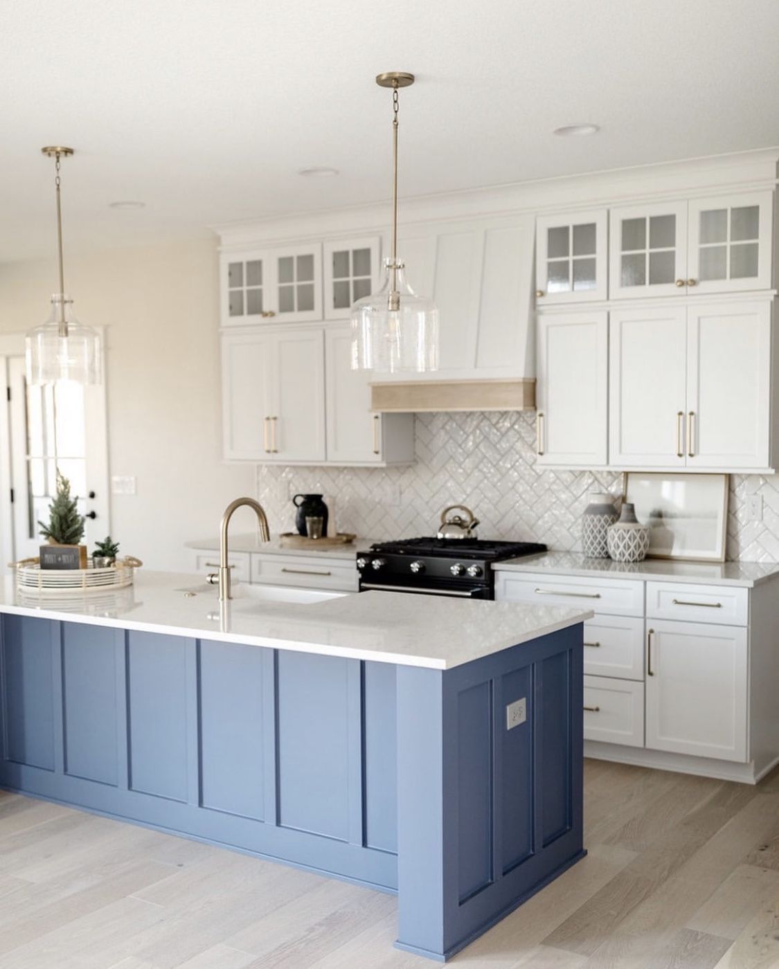 Prefab vs. Custom Fabricated Countertops: What's the Real Difference?