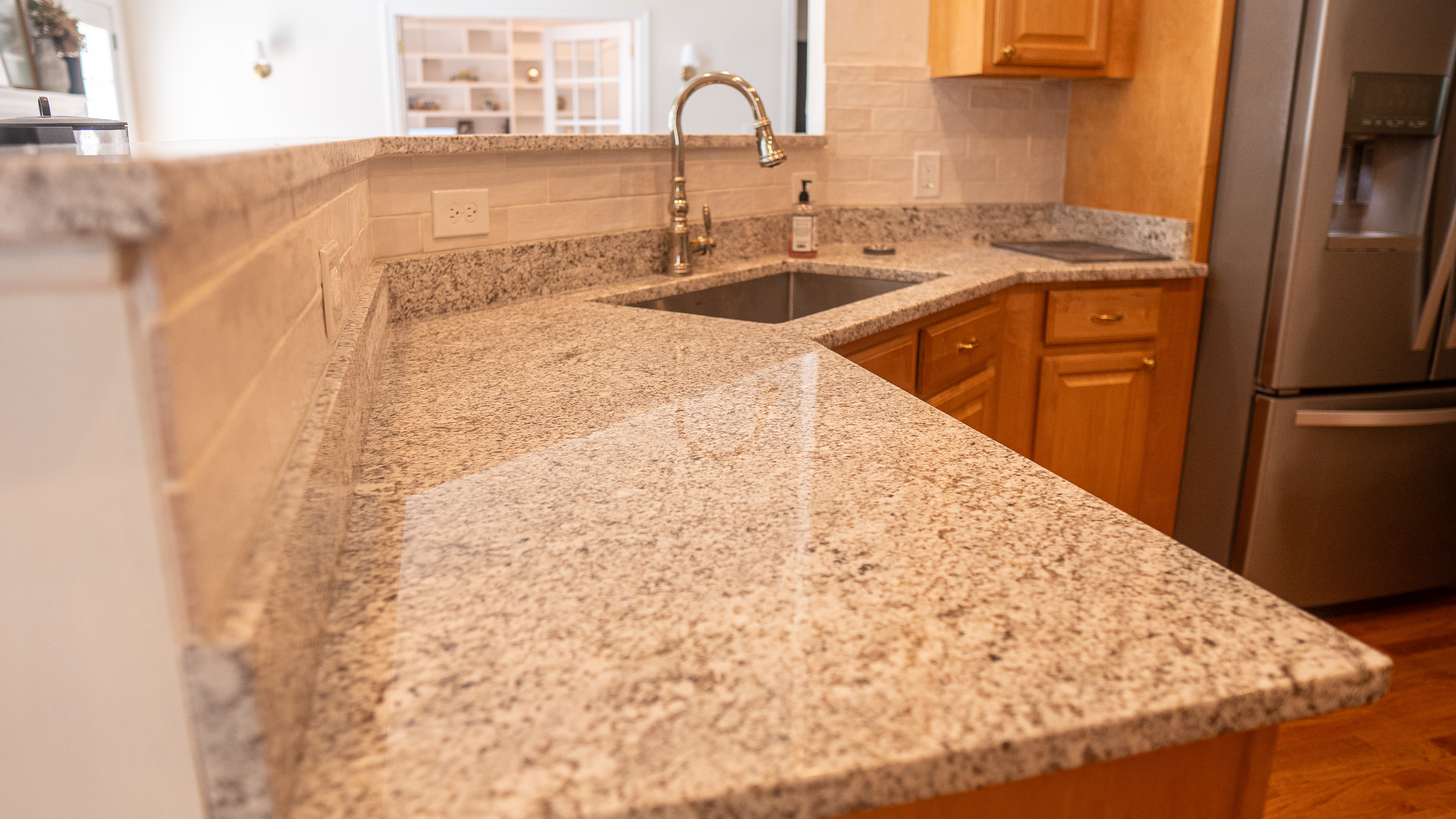 Charlottesville, VA – Andino White Countertops