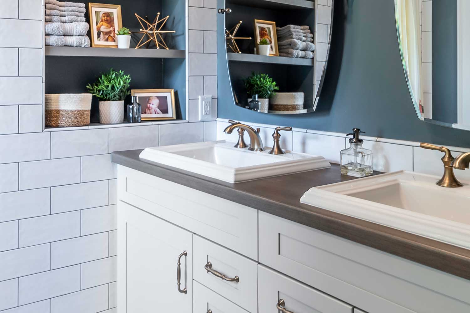 Bathroom Countertops Guide: Best Materials in 2026 | Quartz Bathroom  Countertops | Granite Bathroom Countertops | Best Bathroom Countertops