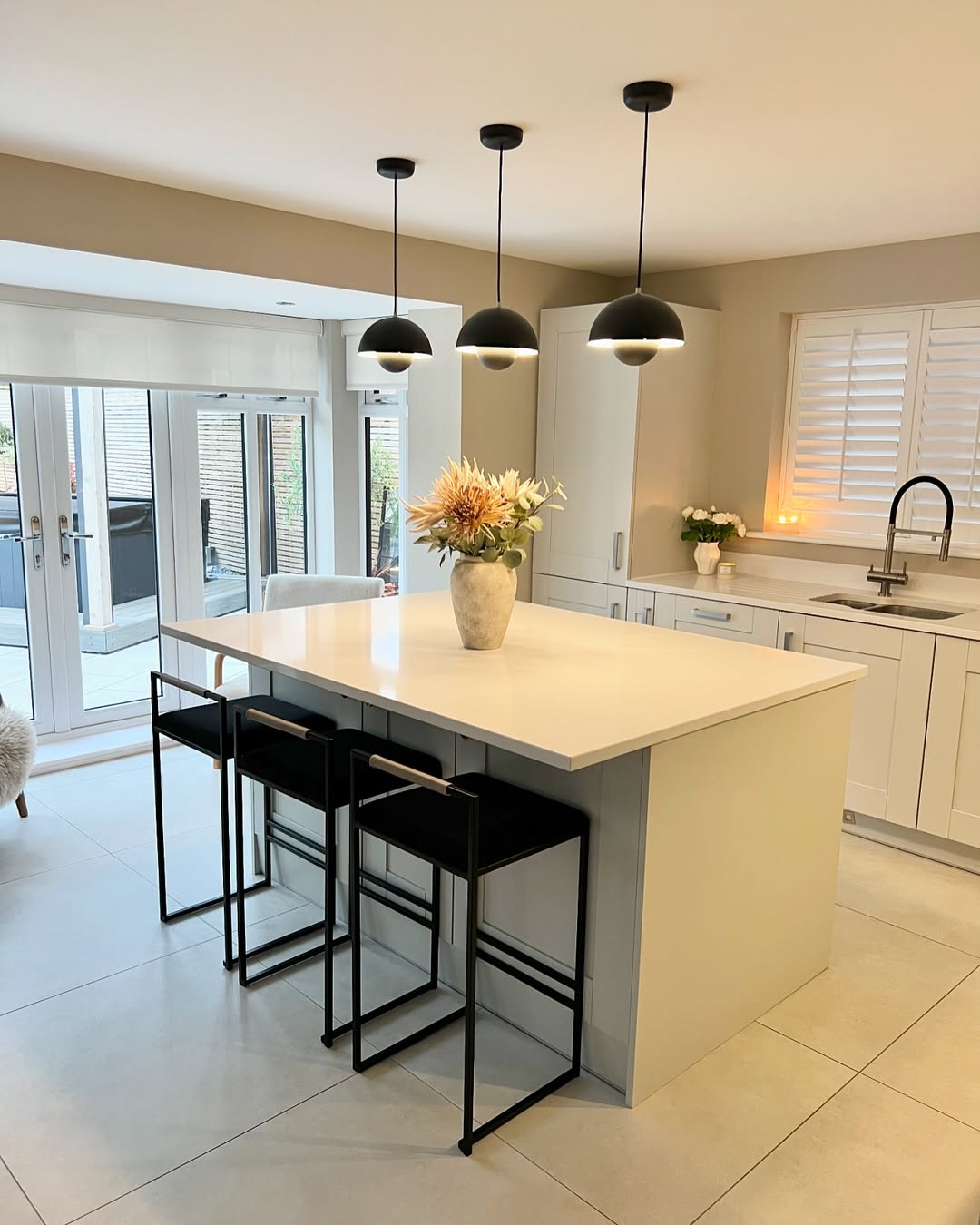 28 Kitchen Island Lighting Ideas for 2026 That Interior Designers Keep  Recommending (and Renters Keep Stealing)