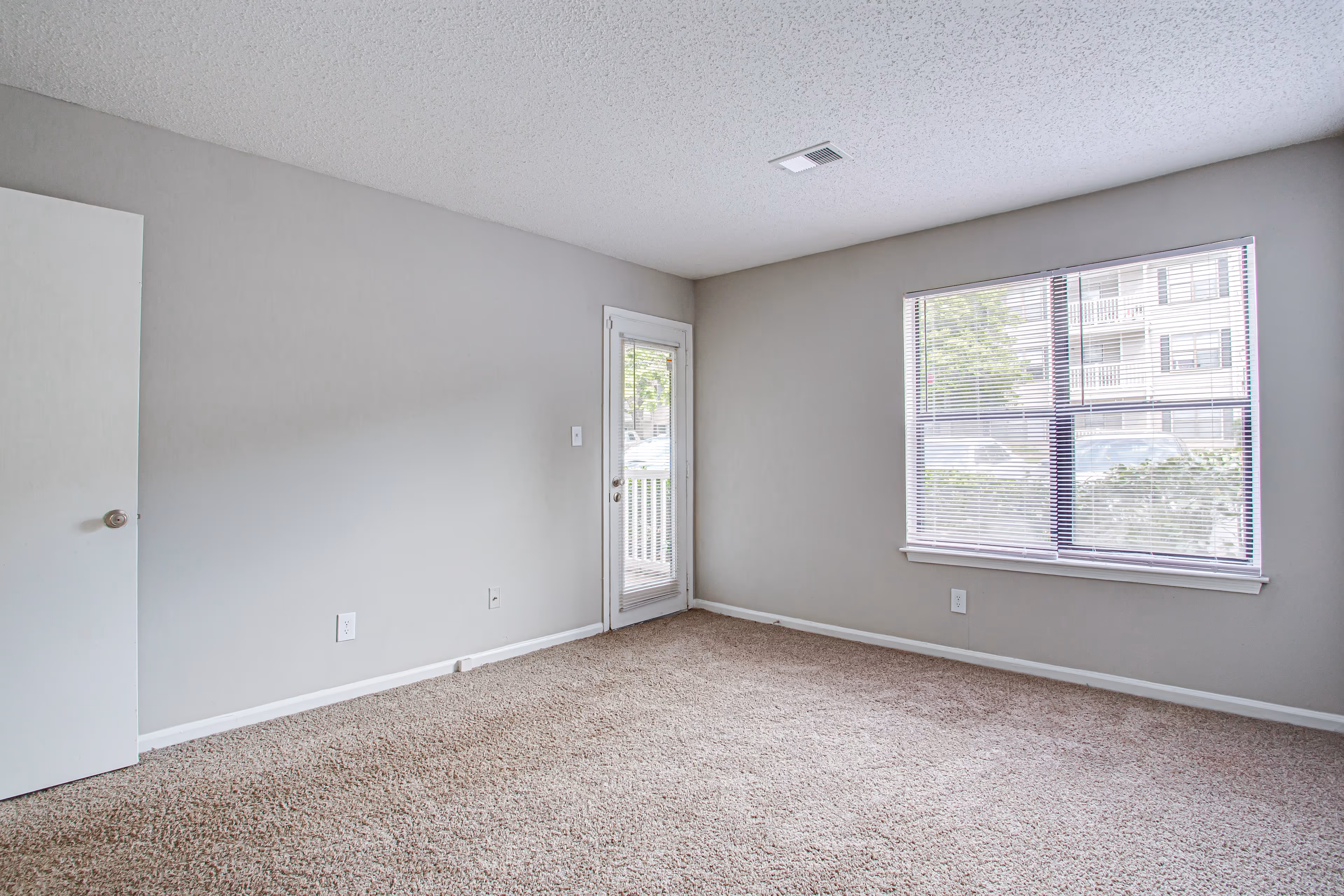 unfurnished bedroom