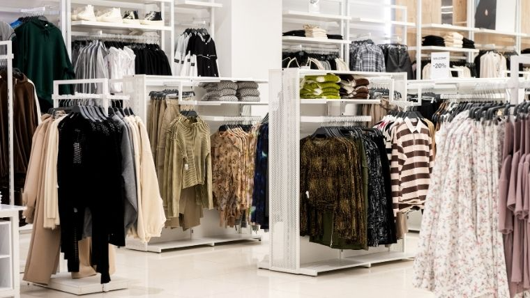 on-Brand Retail Clothing Racks