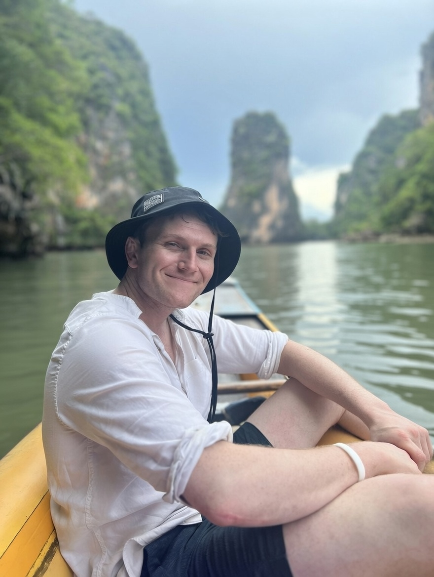 Search market analysis report showing demand, market share, and revenue projections