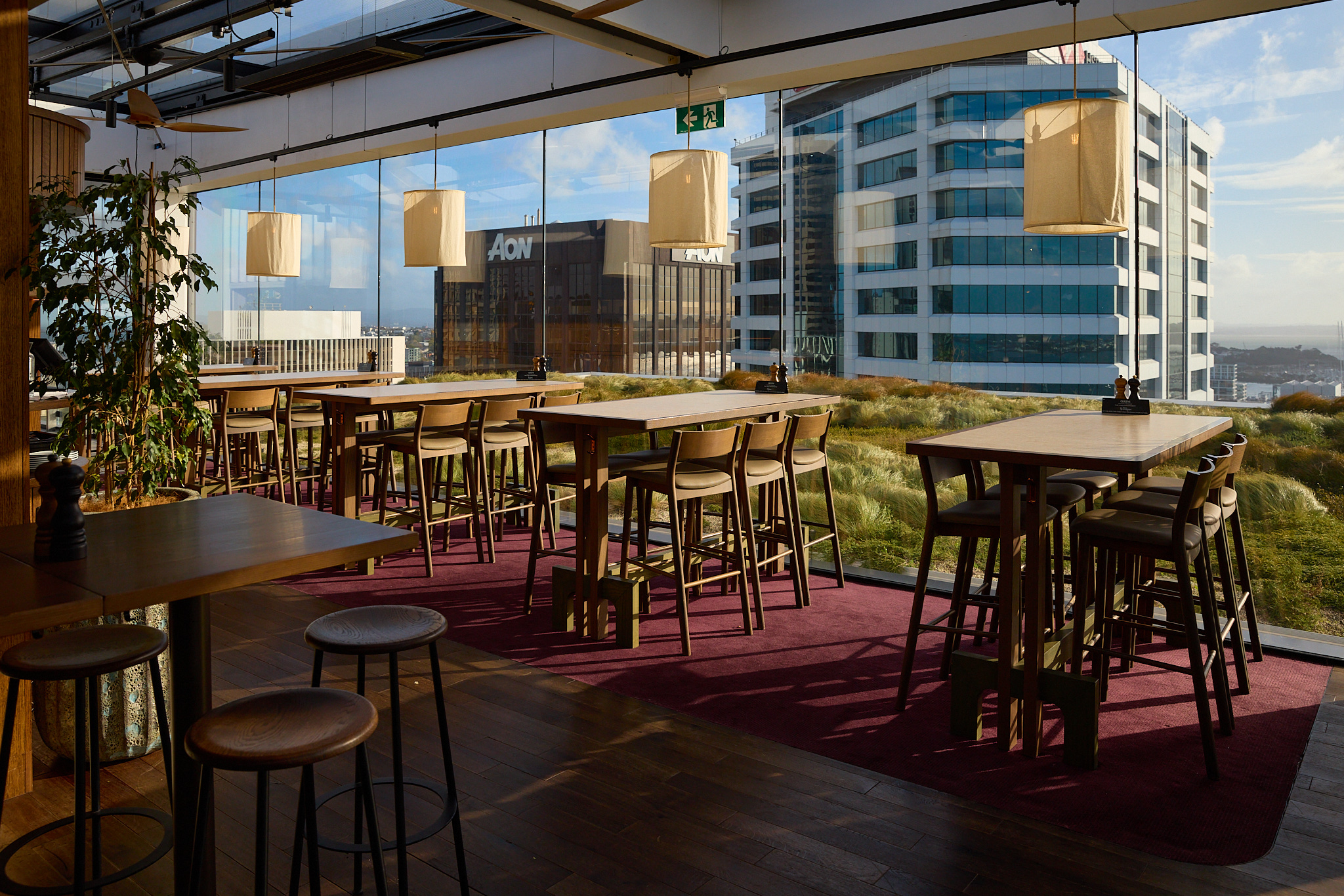 Queens Rooftop & Wine Shop