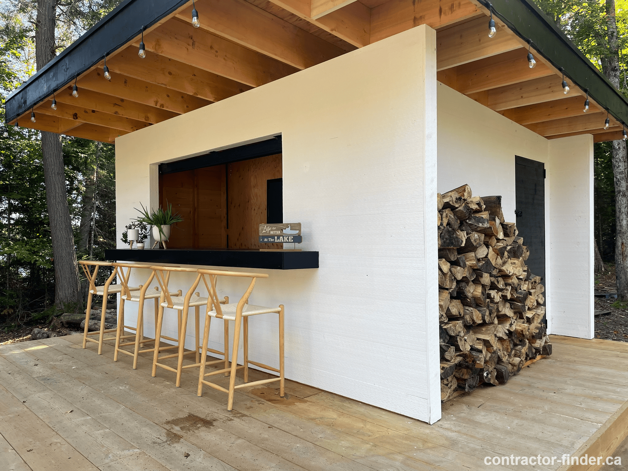 Custom pergola and cabana outdoor structure in Mississauga providing shade and extended living space