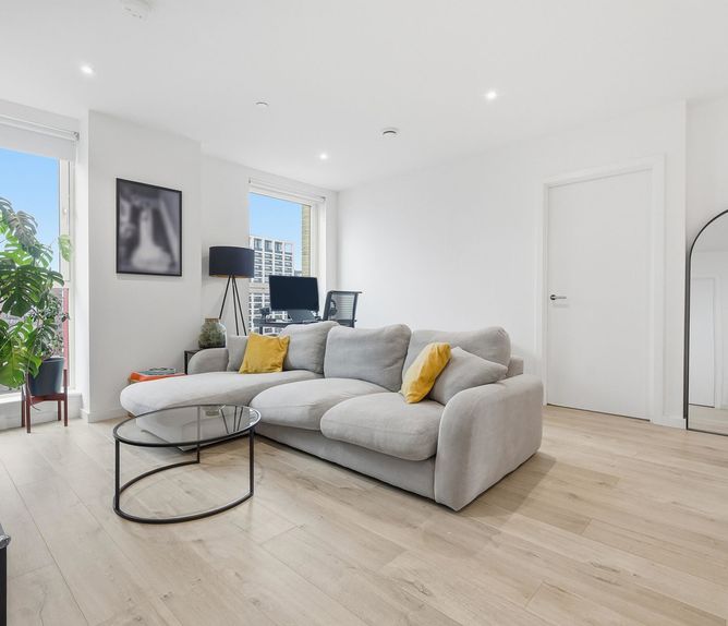 Silvertown Way, London E16 