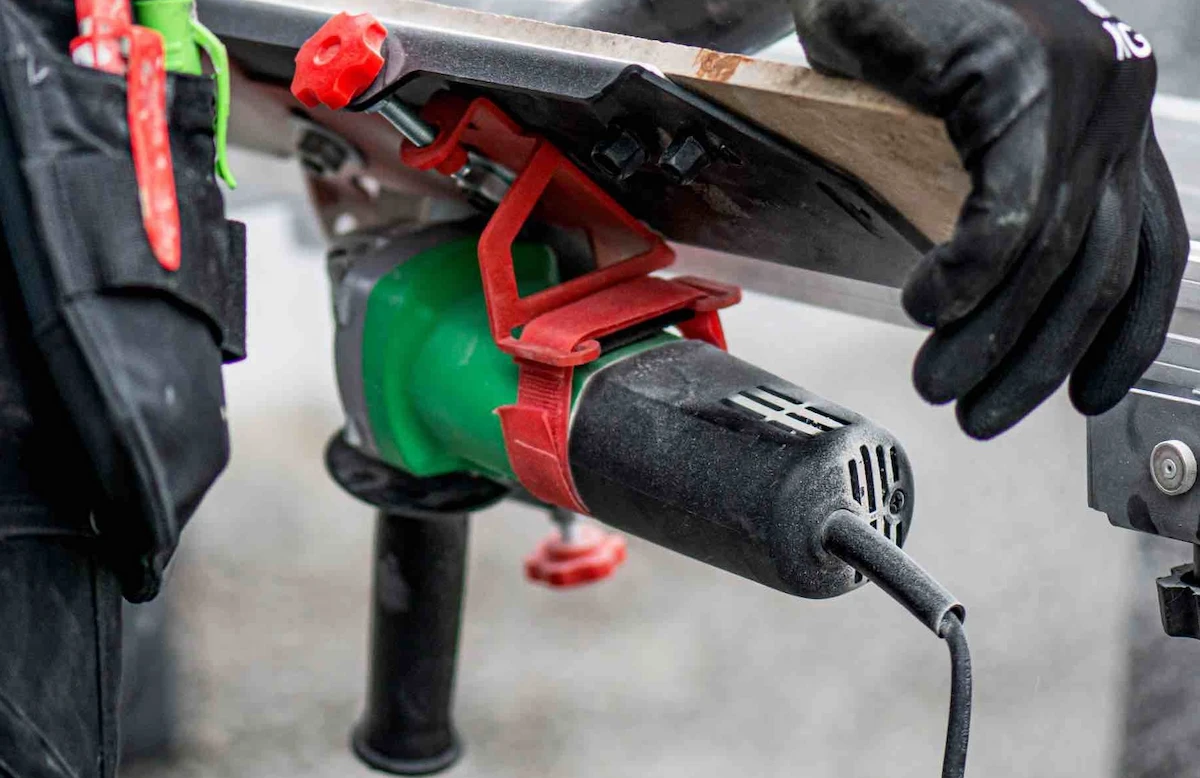 Slider PRO används för dammfri och exakt kapning med vinkelslip.