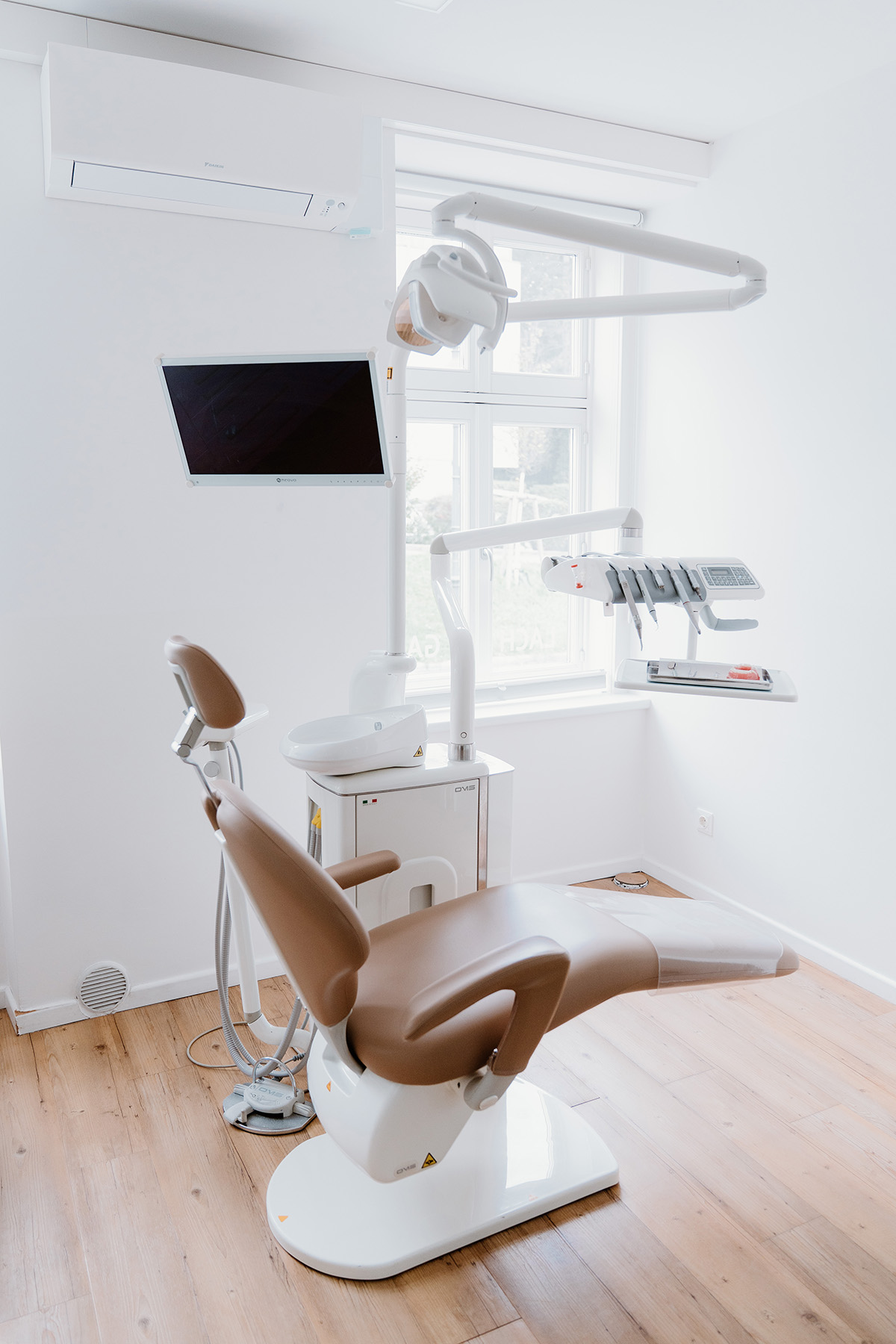 Zahnarztpraxis Dr. Wenning Li