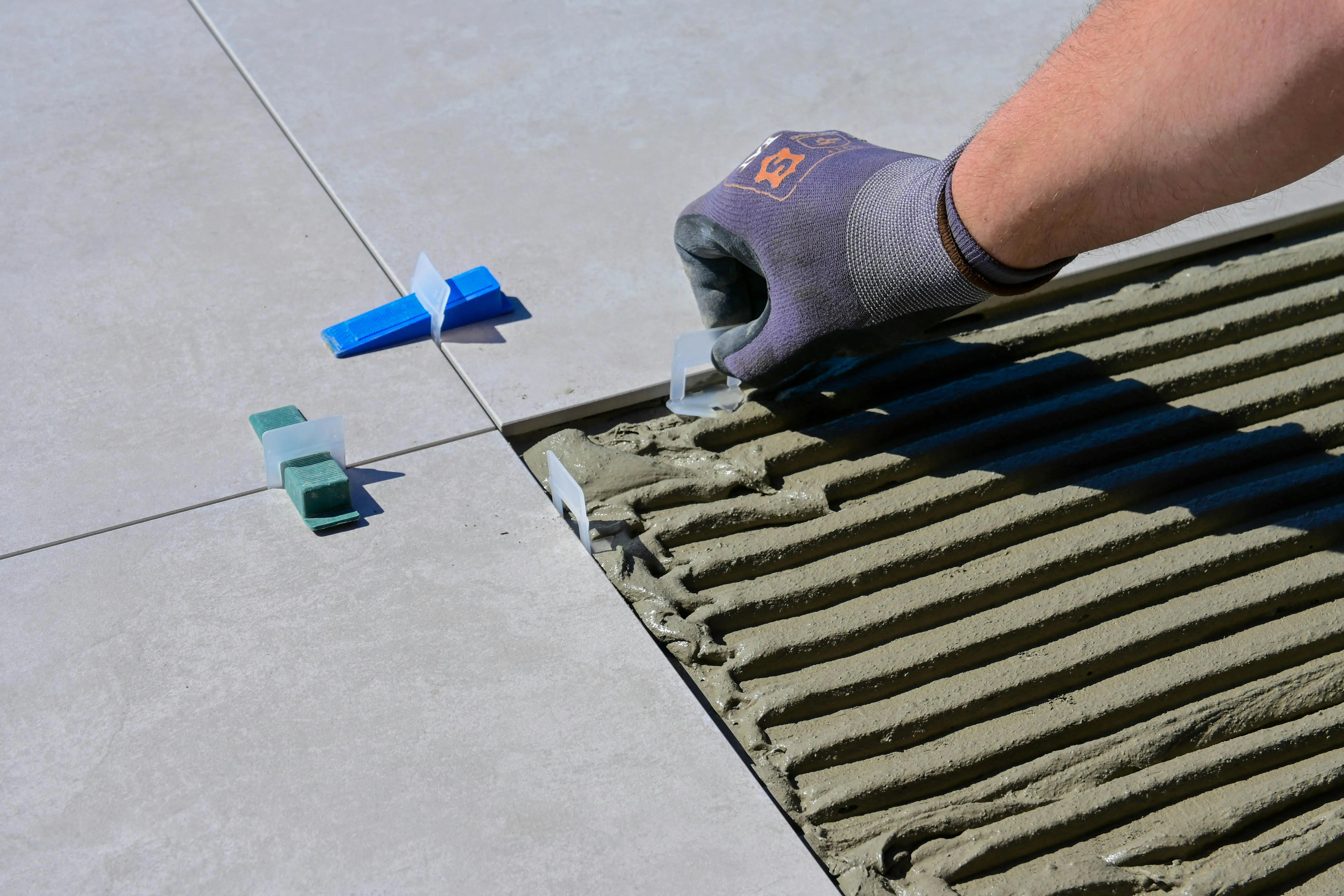 Floor panel laying.