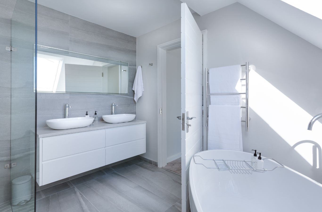 CJM Cleaning expert highlighting the reasons to select our cleaning services in Morristown, NJ. Cleaning Services near me.