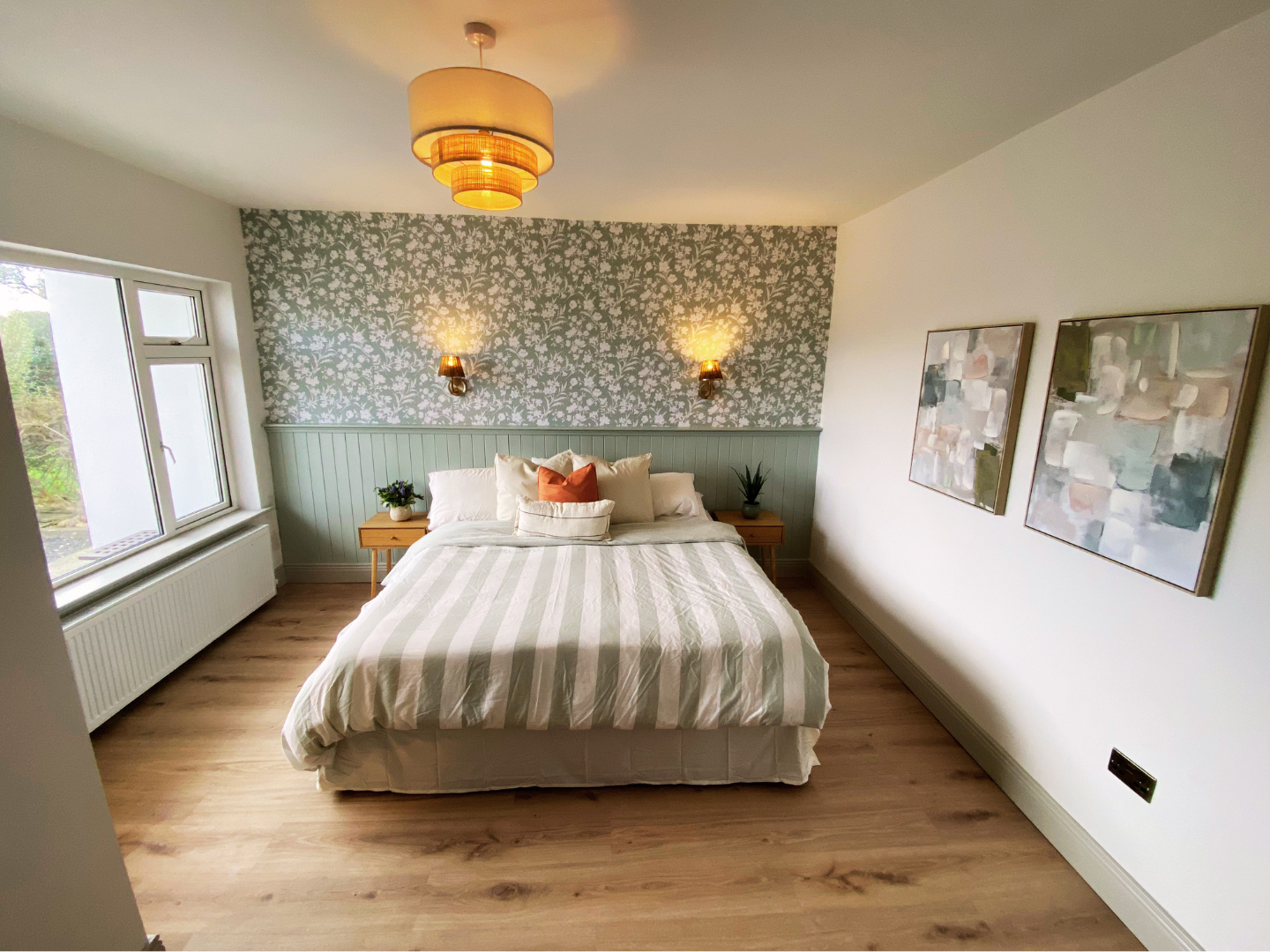 Cozy, modern bedroom with superking bed and ensuite