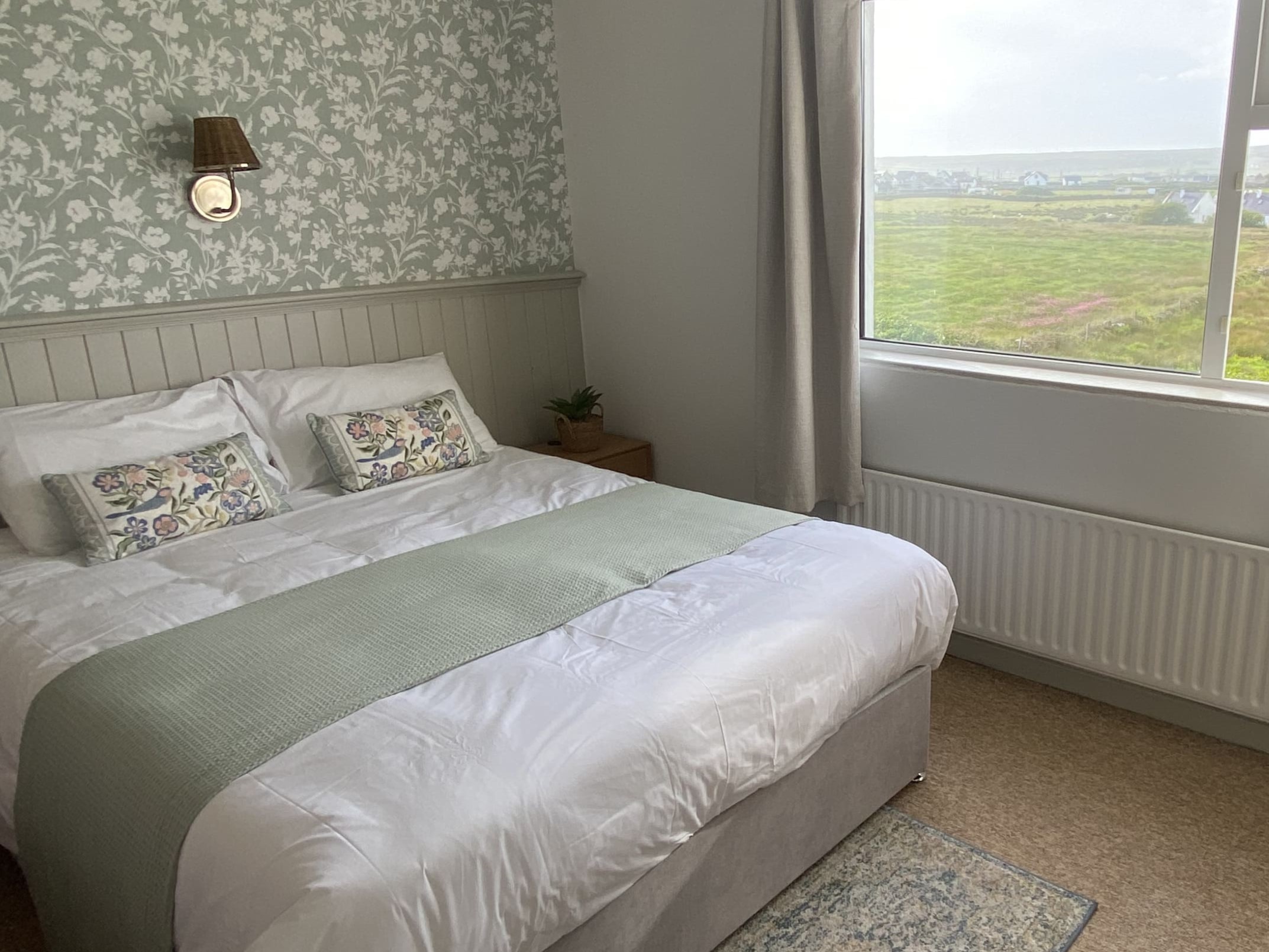 Perfect for family getaways, the suite features a plush King bed for parents and cozy bunk beds for the kids. 