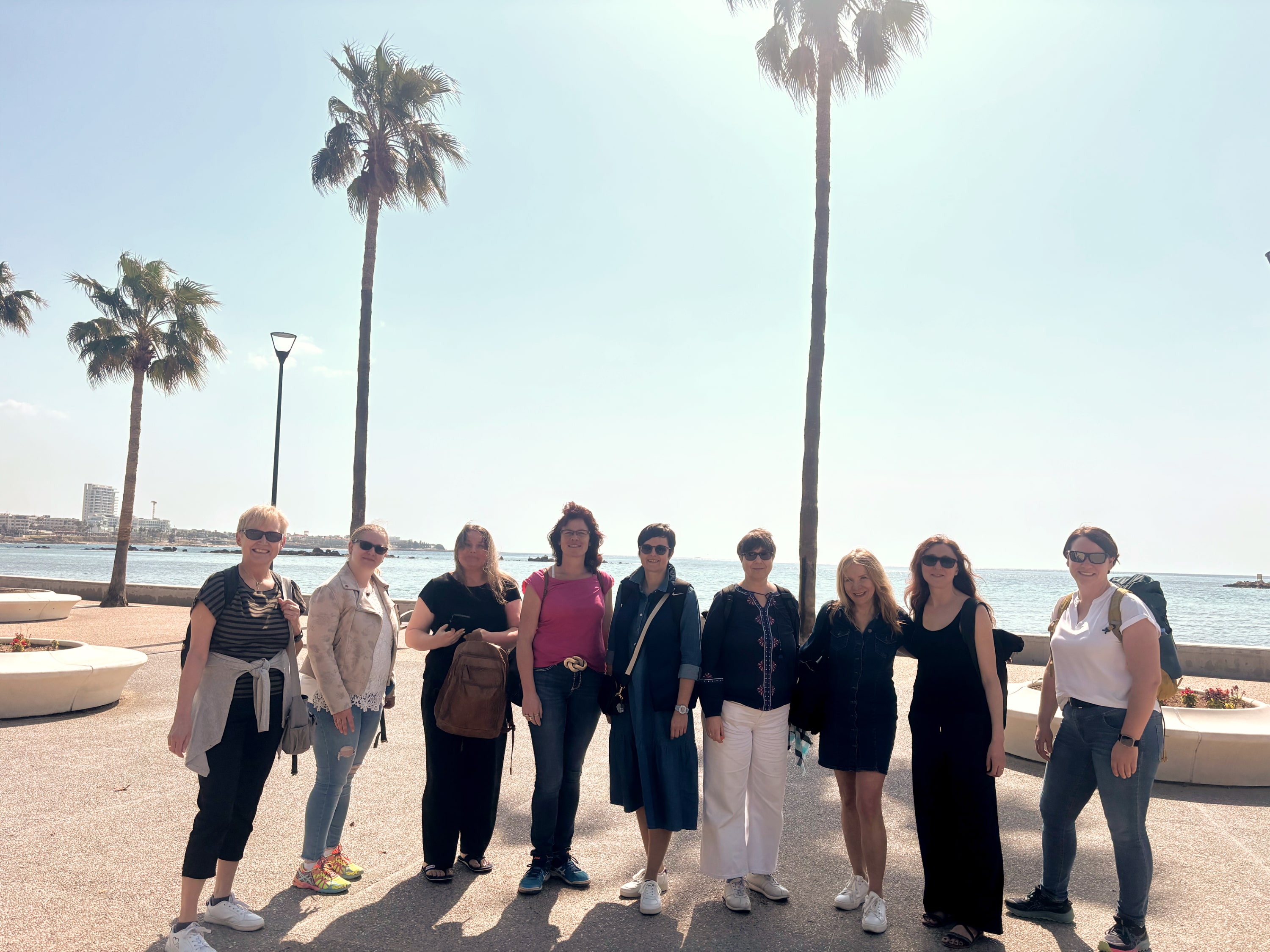 Teilnehmer während einer Erasmus Fortbildung. Ein Gruppenfoto im freien