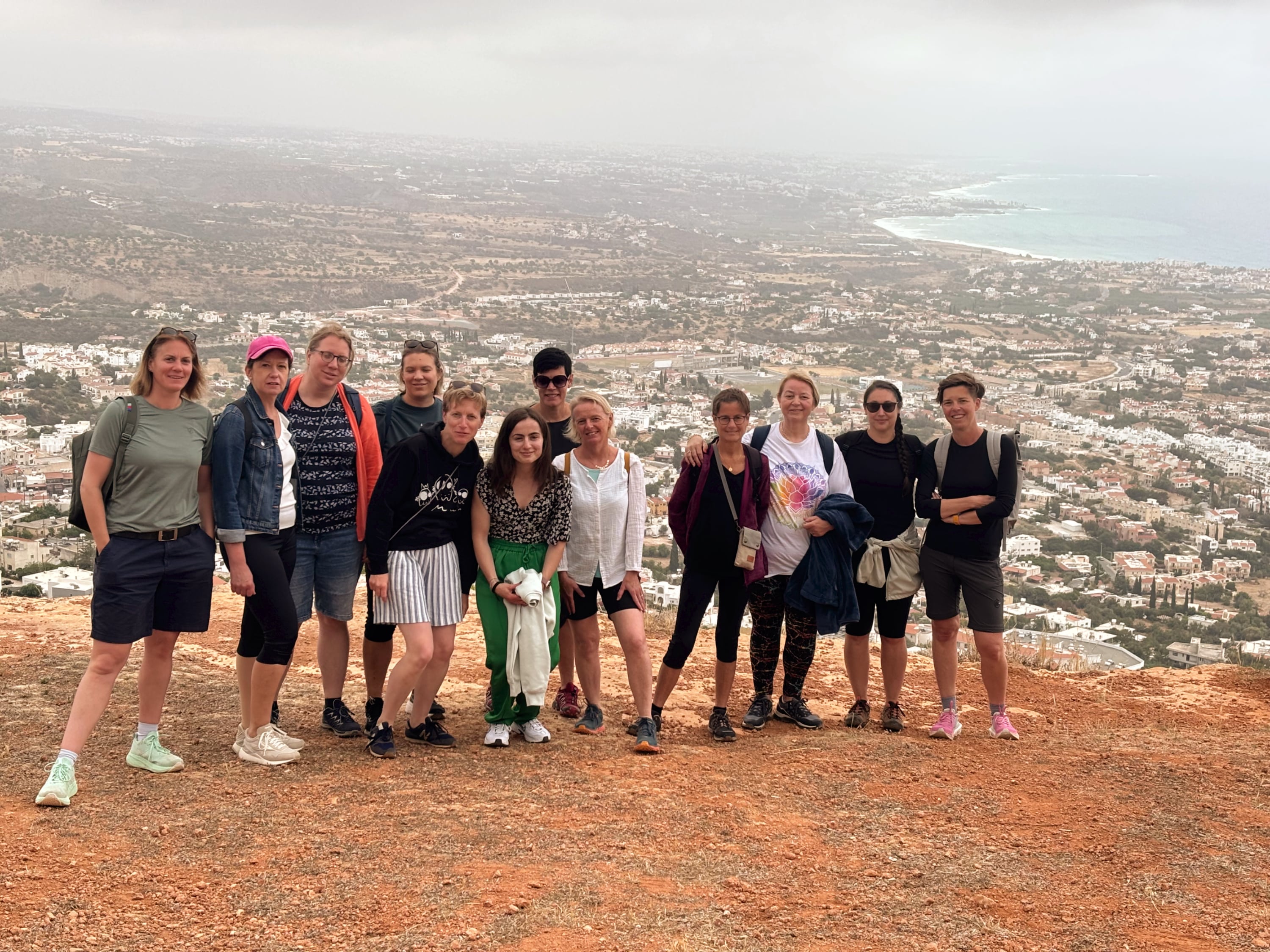 Teilnehmer während einer Erasmus Fortbildung. Ein Gruppenfoto im freien