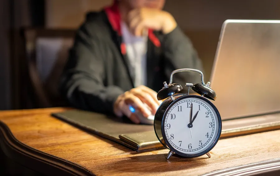 Am I entitled to overtime compensation if I work over 40 hours per week? Ohio FLSA Lawyers