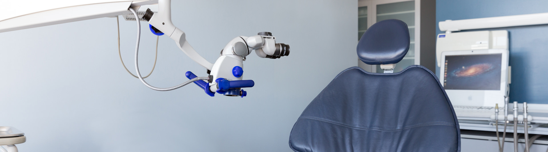 Photo of a patient chair in the Endolotus office