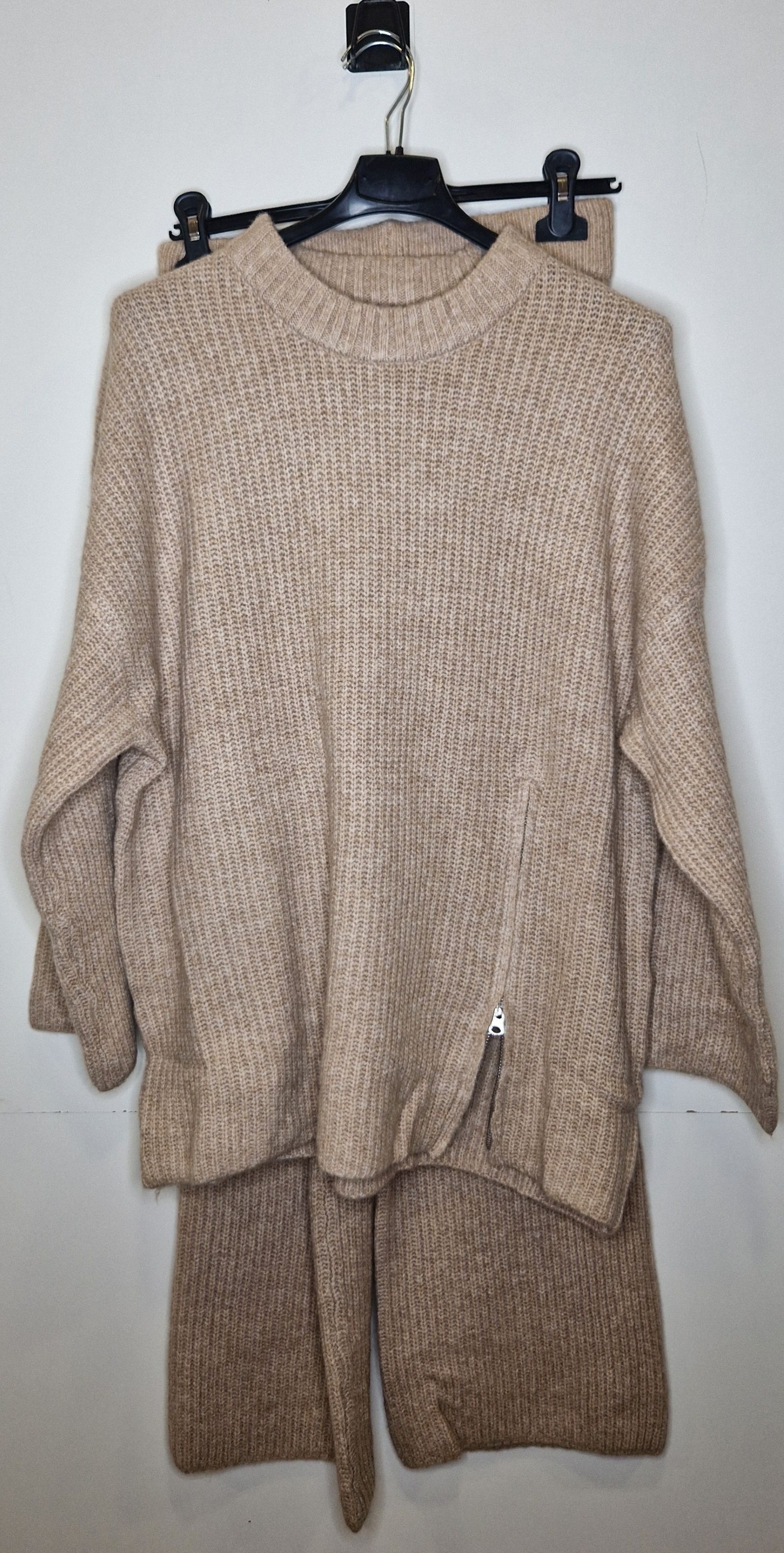 ensemble pull et pantalon décontracté taille unique du 36 au 46
plusieurs coloris disponible