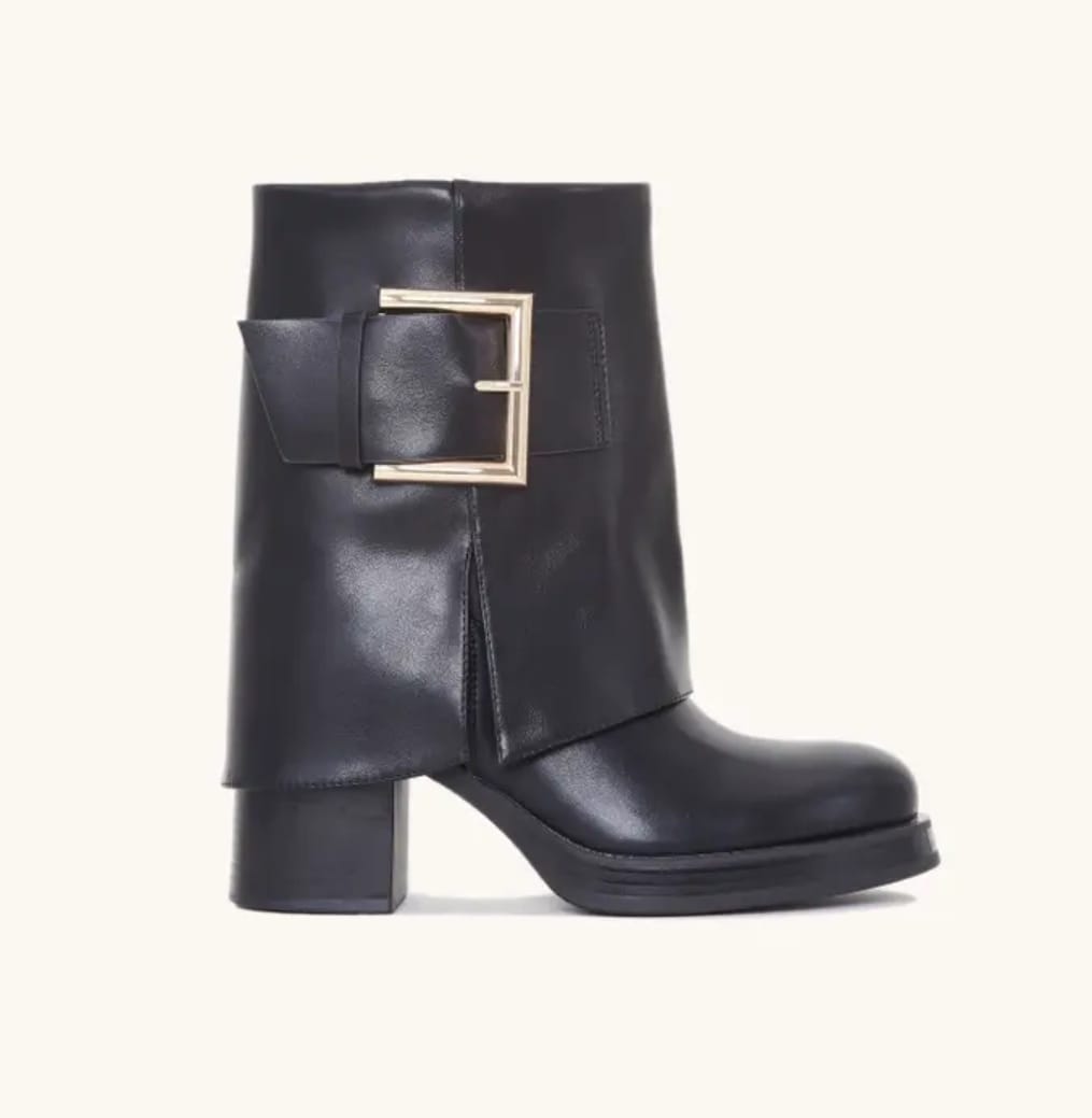 bottine noir avec talon stable et confort
disponible du 36 au 41