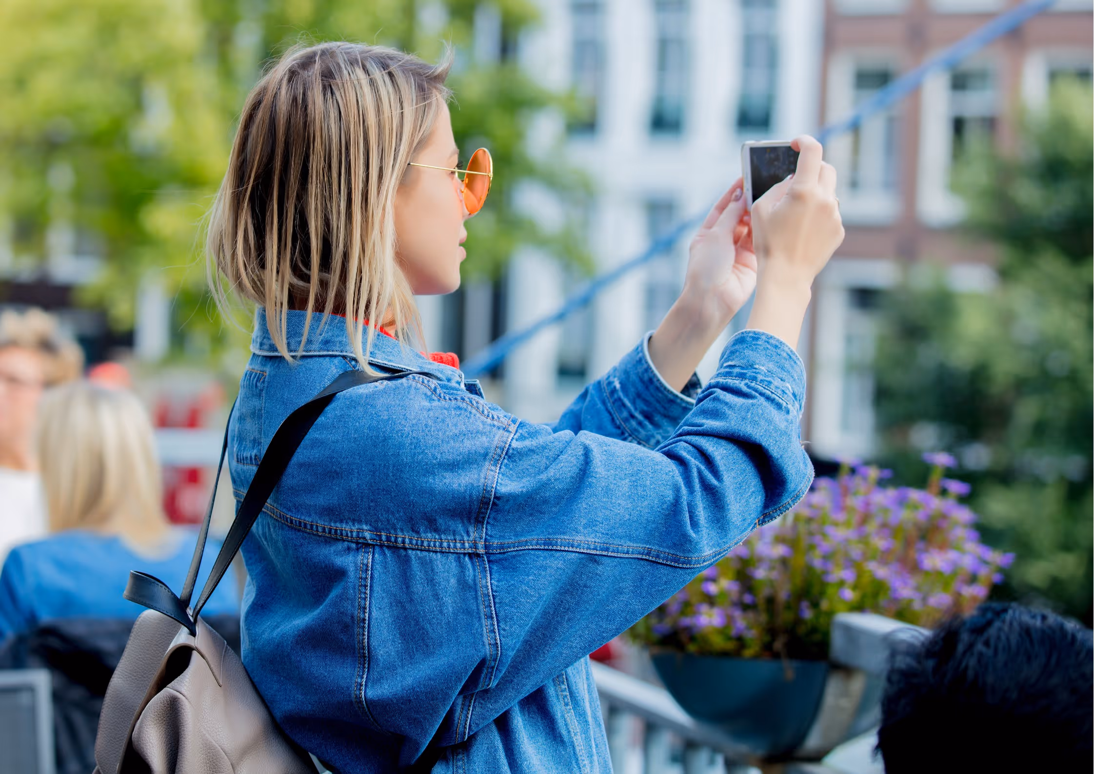 Work abroad with relocation assistance