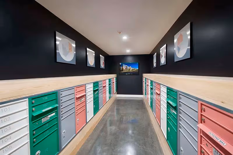 Mail center 01