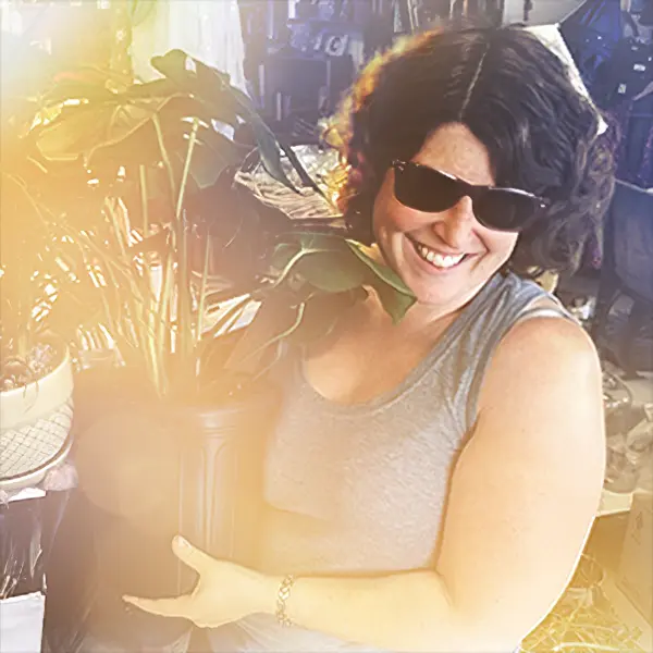 Leslie working candid image