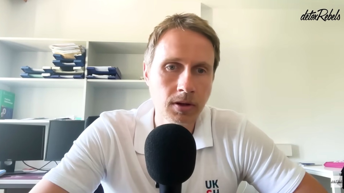 Tim Hollstein im Podcast von detoxRebels