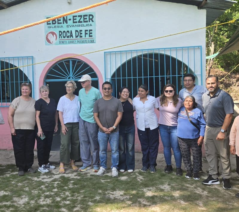 Joint US-Mexico SEAPC Medical Missions Outreach Team standing outside Eben-Ezer Iglesia Evangelica.