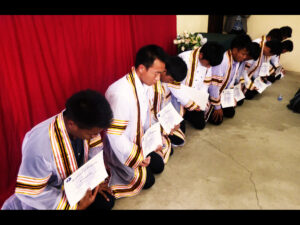 Students Kneeling (01)