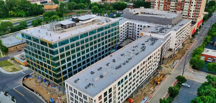 A large building in an urban area