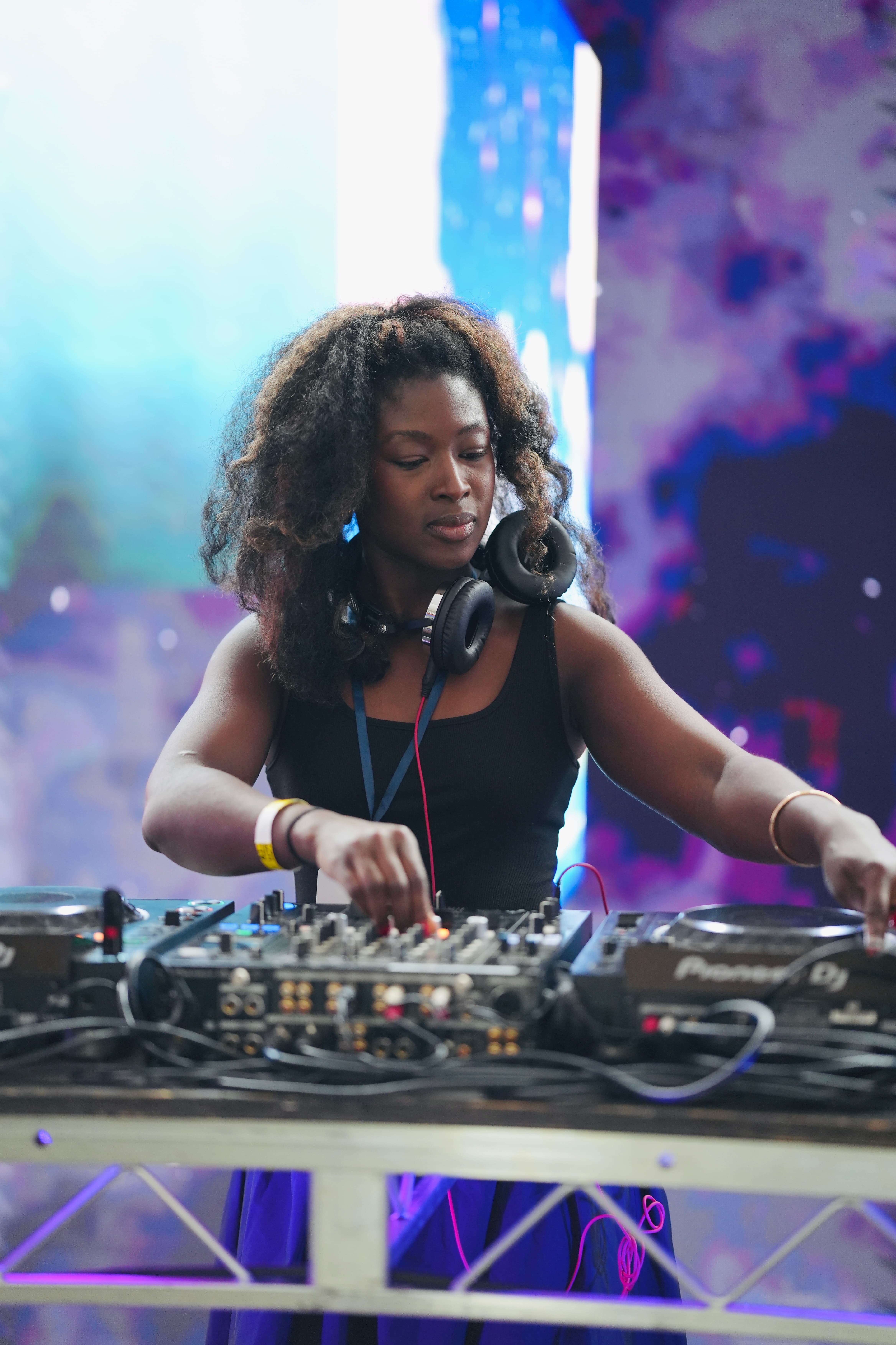 DJ Val Fleury playing a set at the AI on the Lot happy hour.