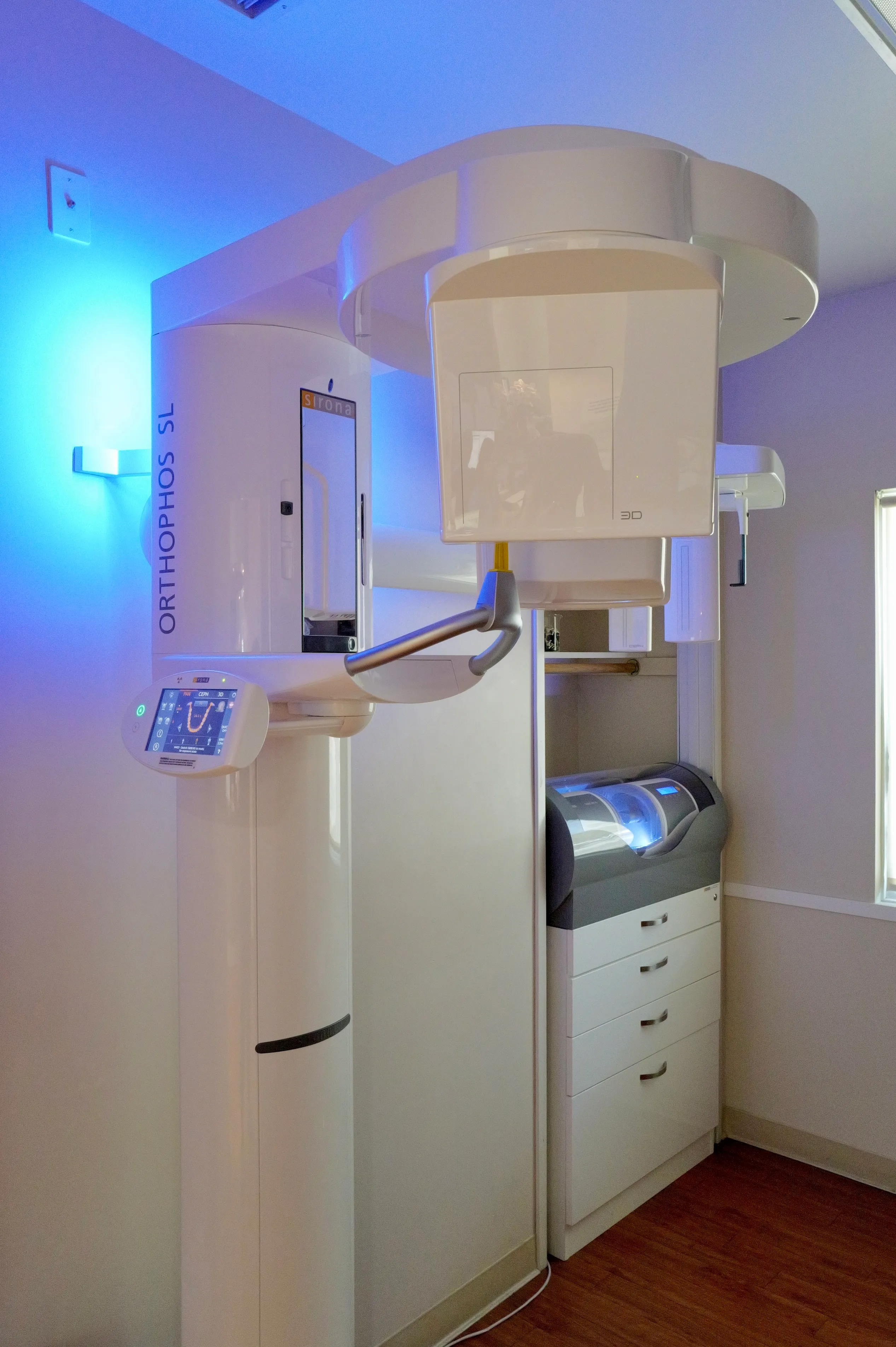 Advanced 3D CBCT dental scanner at Legacy Dental Pasadena for precise digital imaging and treatment planning