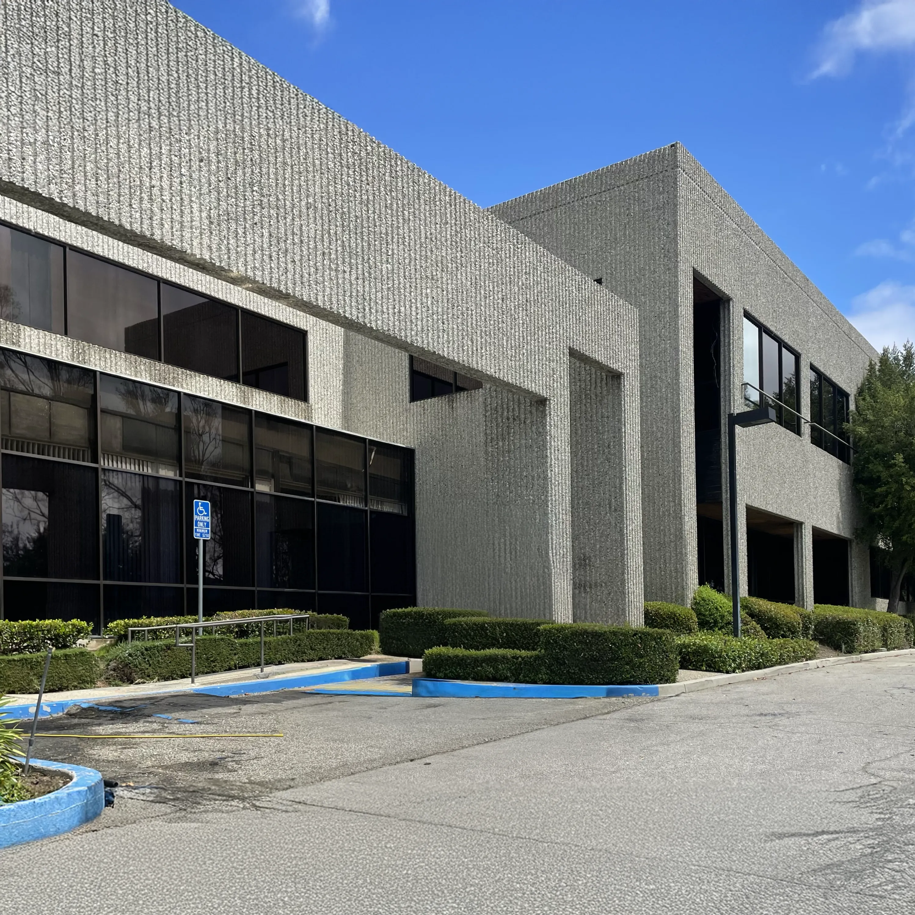 Commercial window cleaning